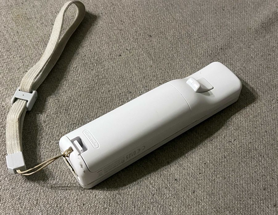 Controller Nintendo Wii original RVL 003 alb cu curea