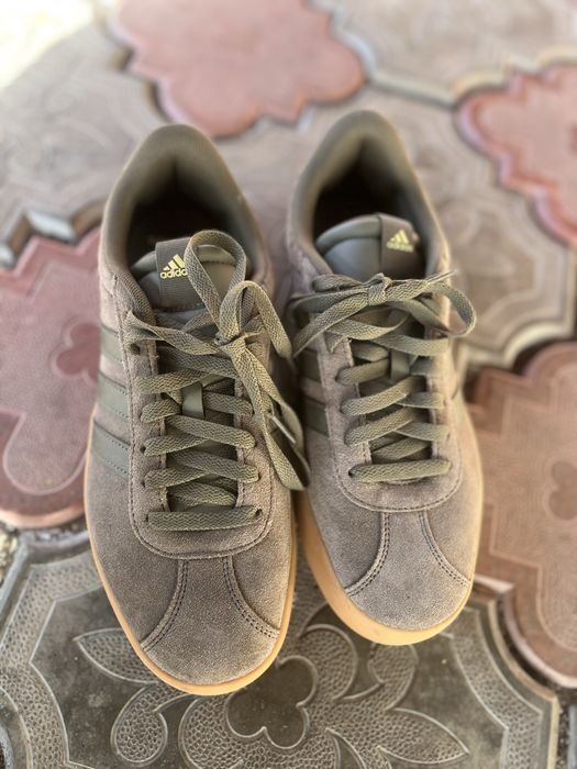 Маратонки Adidas 42.5