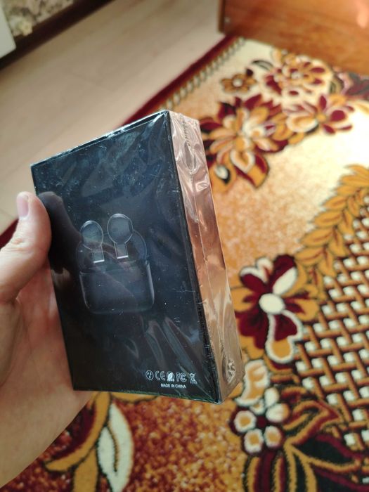 Quloqchinlar Pro 5s. Airpods