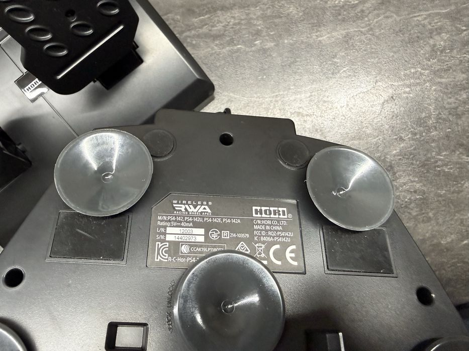 Волан с педали HORI Wireless Racing Wheel