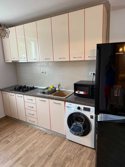 Inchiriez apartament 3 camere langa Peny politie