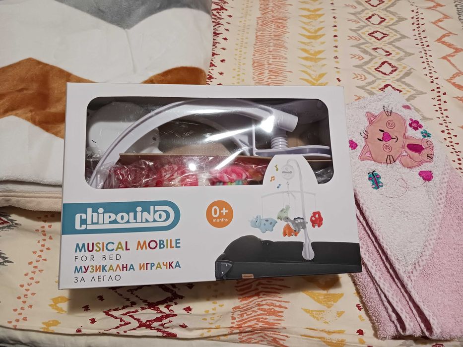 Музикална играчка за легло Chipolino - Сладкиши