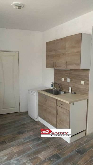 Продава се Многостаен апартамент в Велико Търново, Акация - 130 кв.м за 1000 €/кв.м - Снимка #2