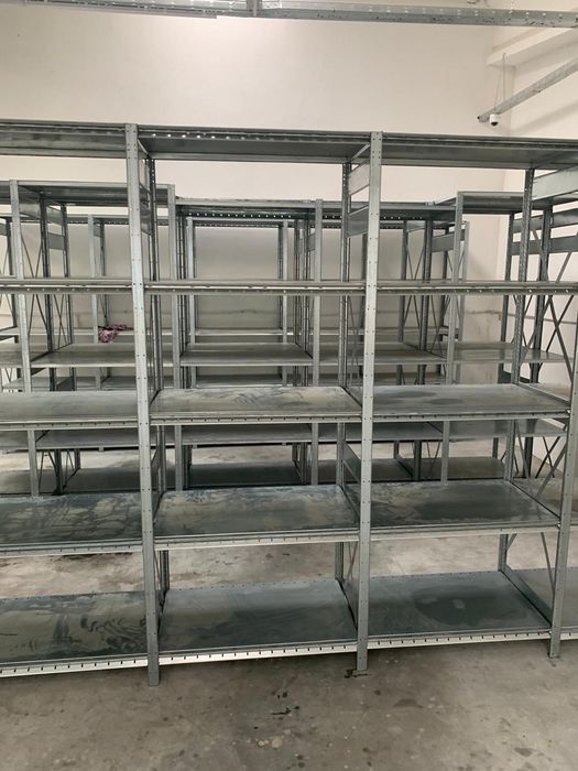 Rafturi metalice pentru depozitare manuala și arhiva