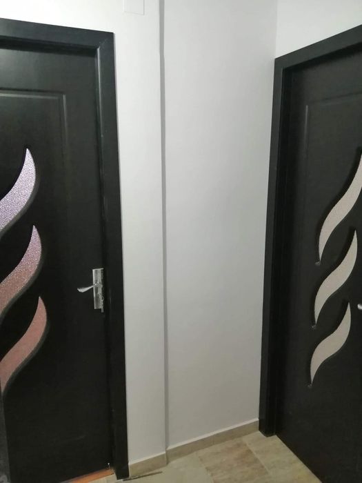 Închiriez garsonieră în zona Uzcasnic