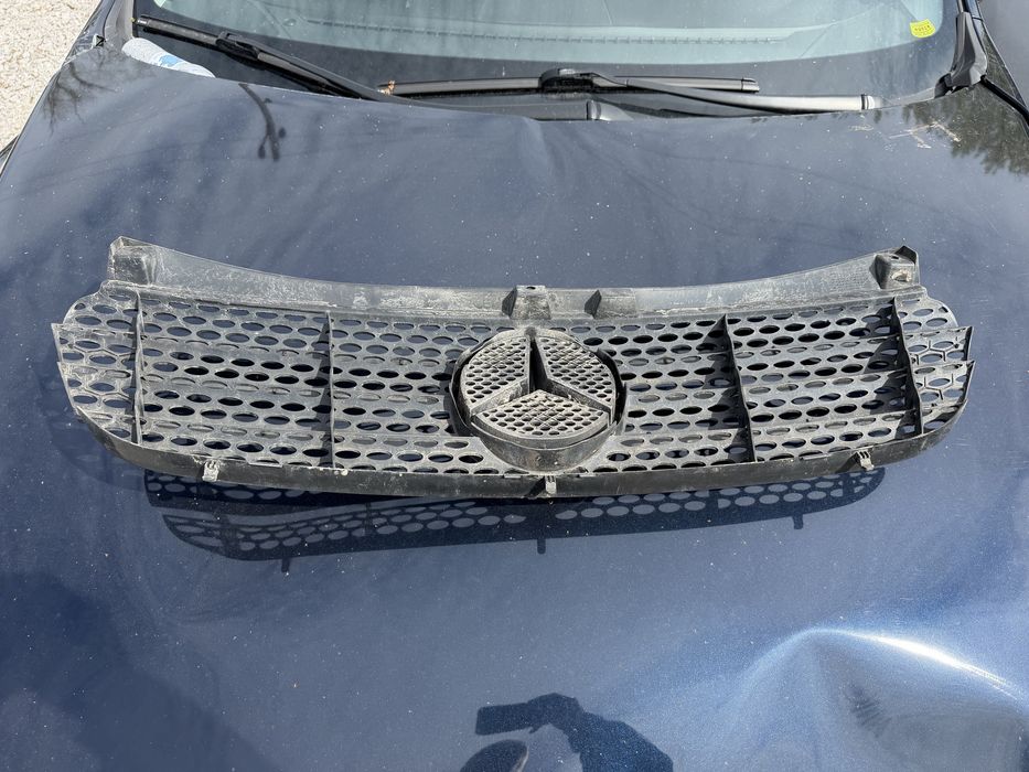 Предна решетка с емблема за Mercedes Vito W639 (2003-2010)