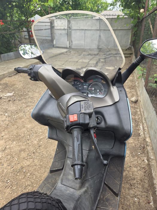 Vând motor aprilia atlantic