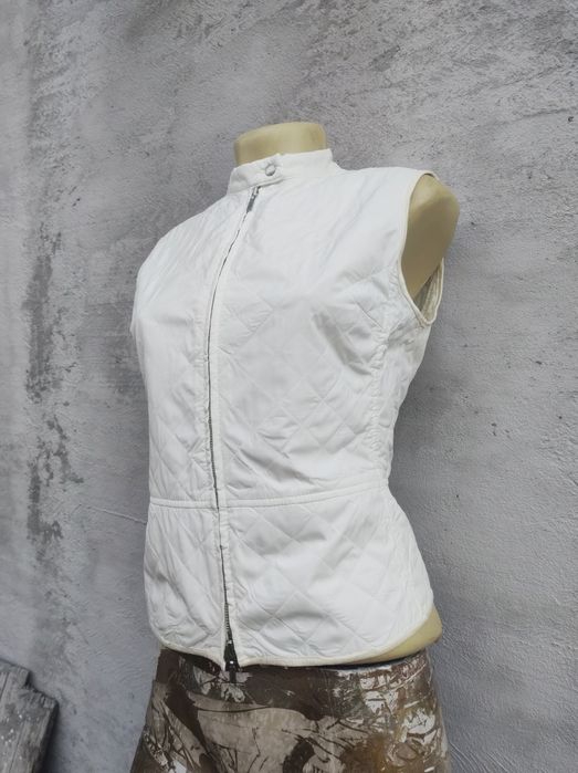 Vesta primavara alba dama Stefanel S M fermoar si capse