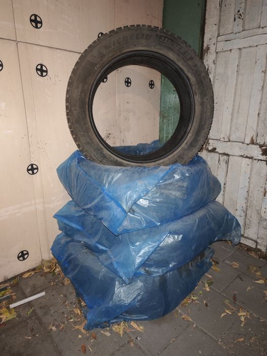 Шины зимние MICHELIN  235/55/19