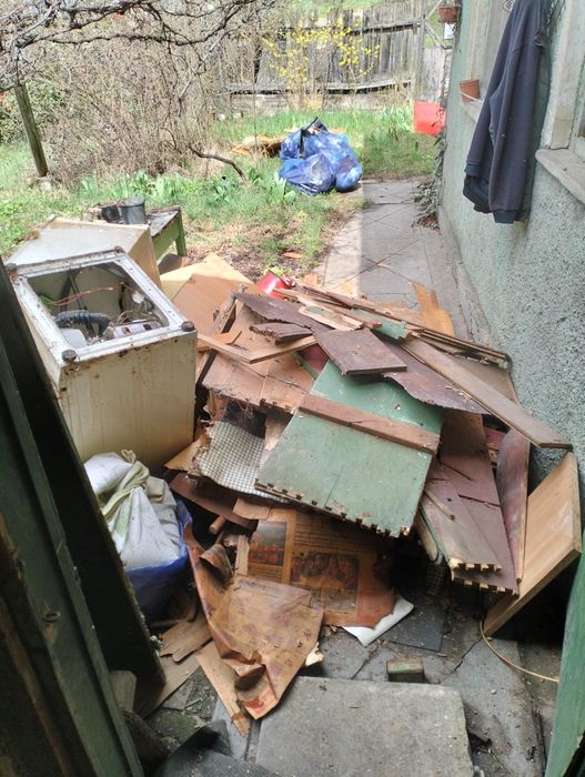 Servici complete debarasari demolari in apartamente beciuri poduri cas