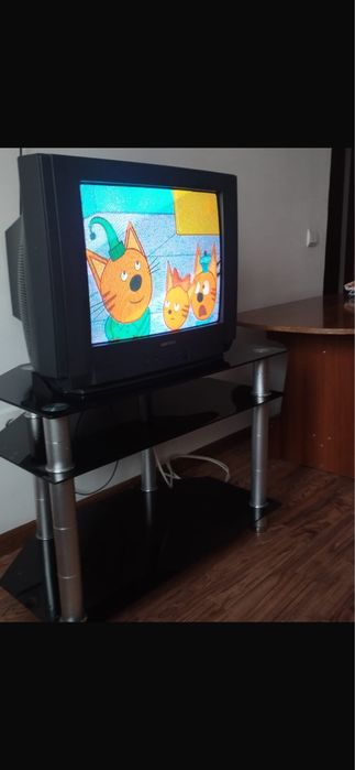 ПродамТелевизор  с тумбочкой