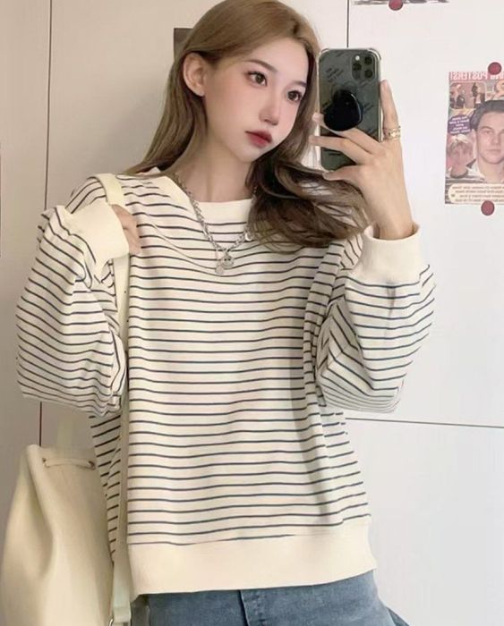 Свитер- свитшот футболки с принтом