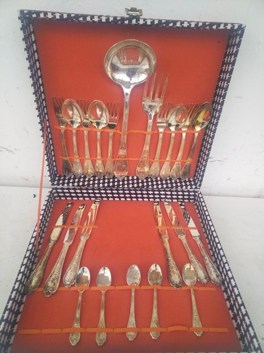 Сервиз посребрени прибори тегло 849 грама вилици, Лъжици ножове хранан