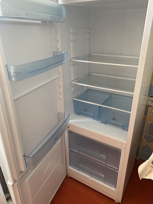 Продам холодильник