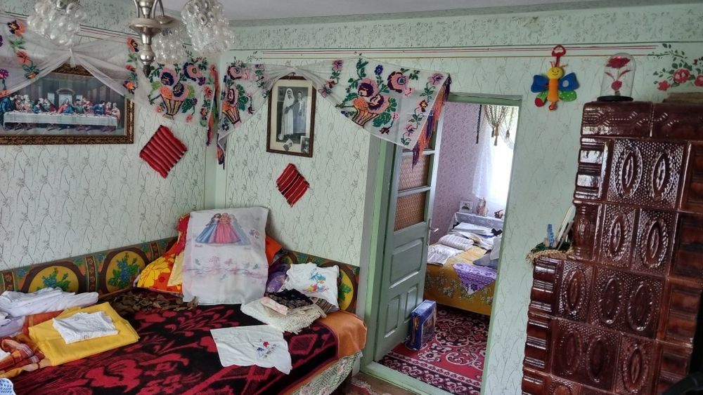 Casă batrânească din cărămidă