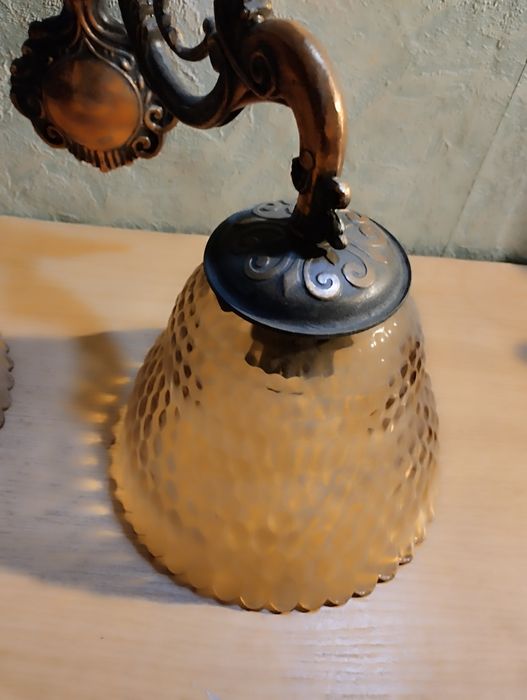 Бра на две лампочки .