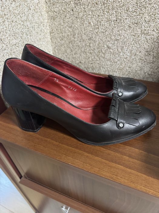 Обувки от естесвена кожа