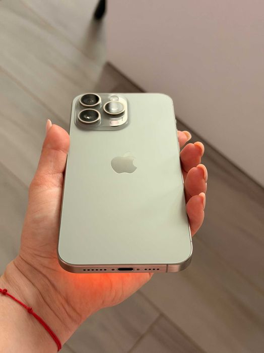 iPhone 15 Pro Max – 256GB | Stare foarte bună | Accesorii incluse