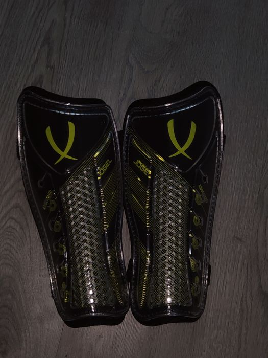 Продаю щитки, гетры и держатель