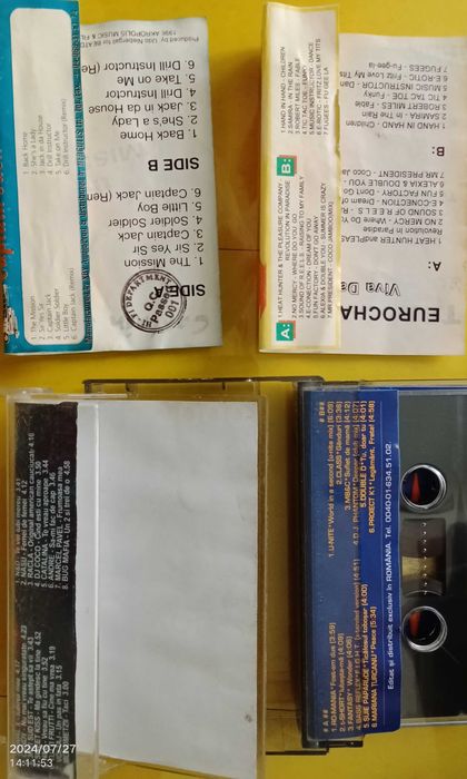 Coperti și carcase de casete si de CD-uri.