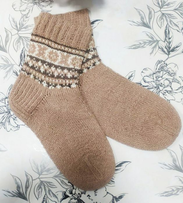 Вязаные носочки из мериноса.