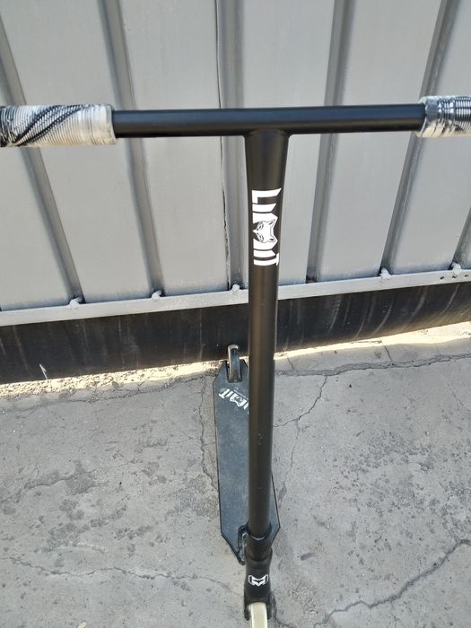 Трюковой самокат Limit lmt 01