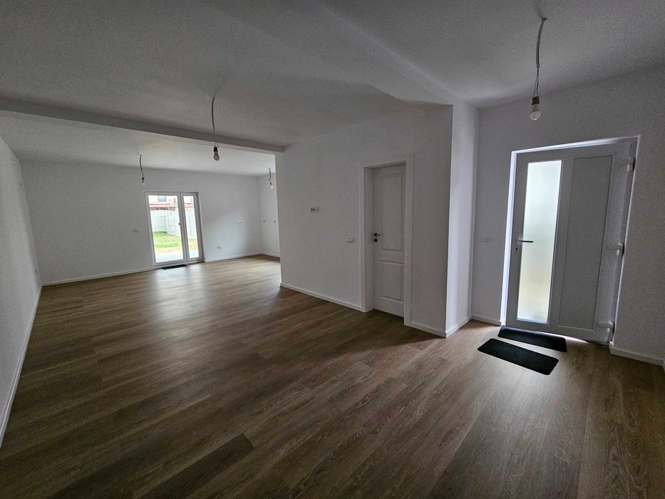 Vând apartament în duplex nou, 3 camere 2 băi, Şag TM