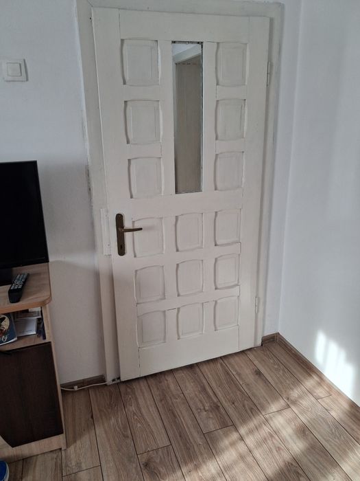 De vânzare uși din lemn masiv
