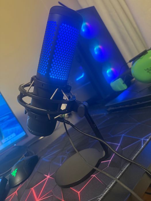 Микрофон HyperX Quadcast S