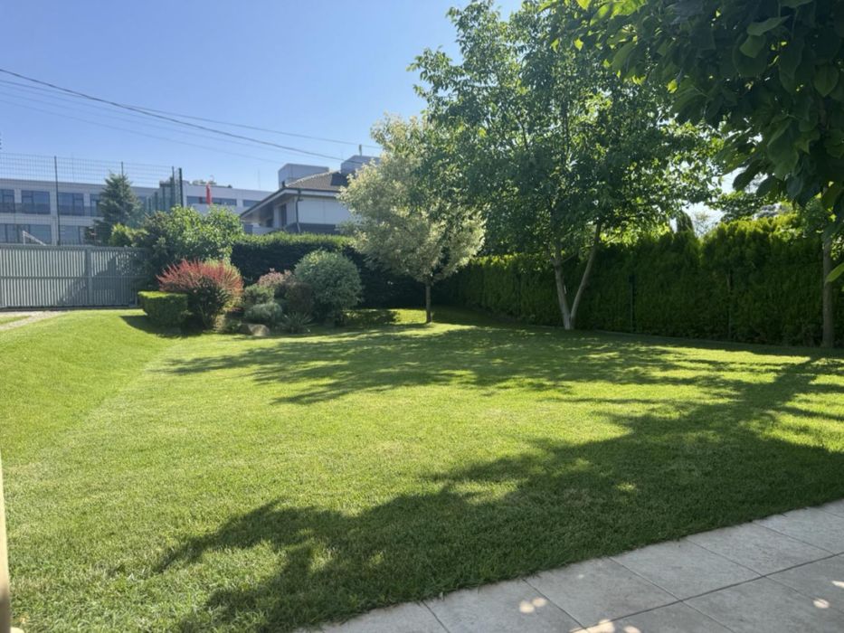 Продава се Къща в София, в.з. Врана - Лозен - 204 кв.м за 5393 €/кв.м - Снимка #2