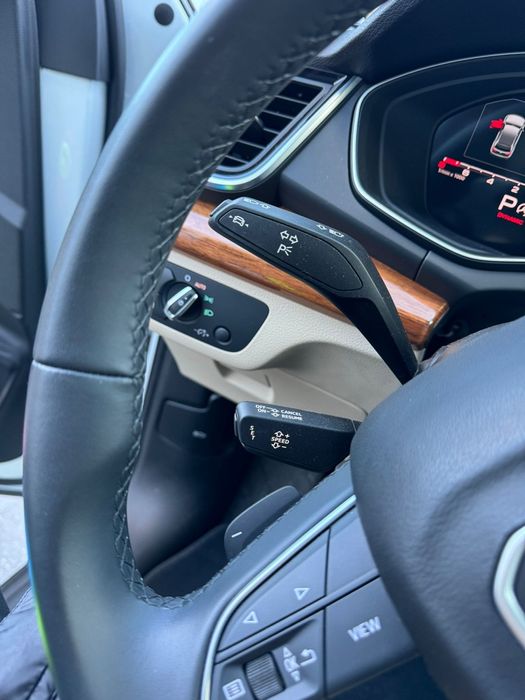 Audi Q5 35 000 KM / 2021 /Panoramic / Camera  / Keyless