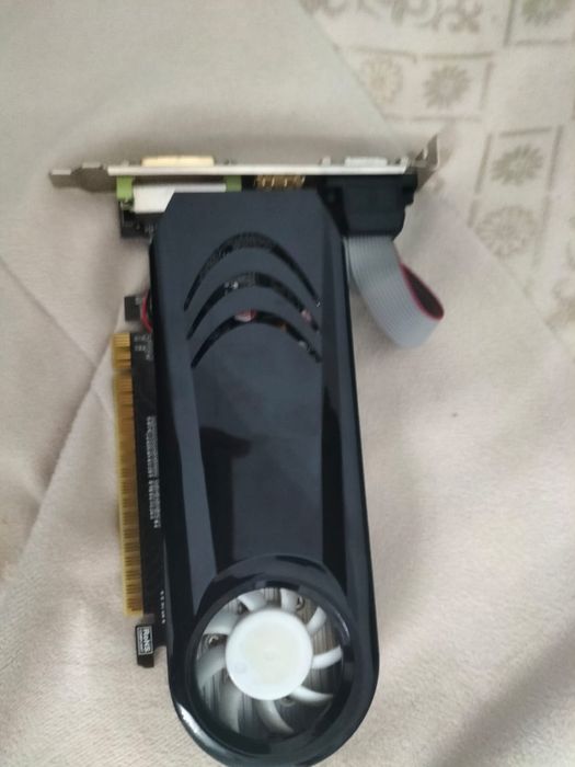 Видеокарта GT520