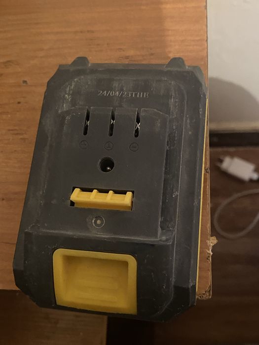 Батарейка шруповерта