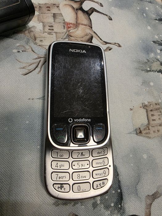 Nokia 6303c със зарядно