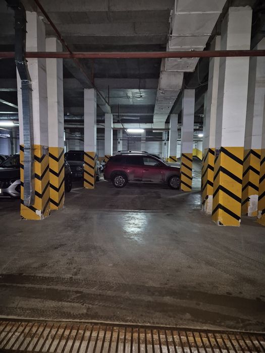 Продам два паркинга в Expo New Life