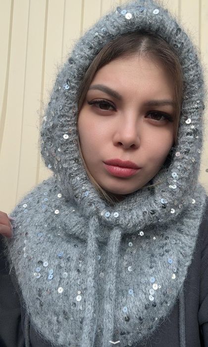 Капор с шапочкой ручной работы