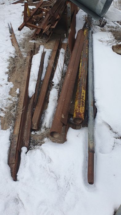 Продаются угольник,швеллер, трубы.