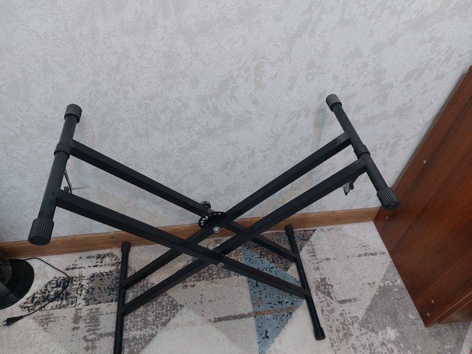 Подставка под пианино