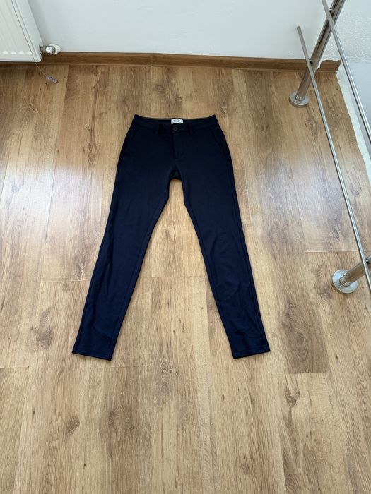 Pantaloni eleganti (nu sunati)