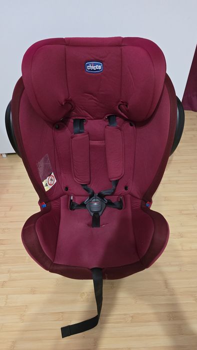 Scaun auto rotativ 360° Chicco Unico Plus (Red Passion) – De la naștere la 12 ani
