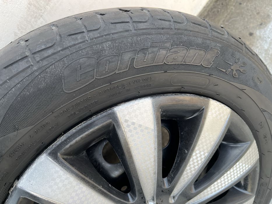 Продам летние резины комлект