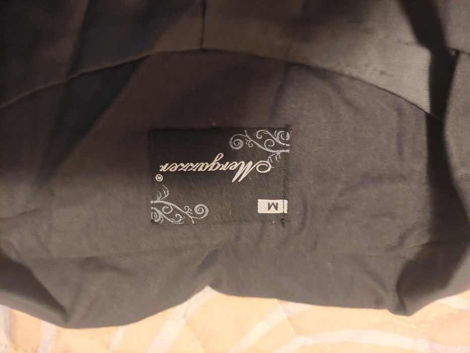 Сиво късо якенце