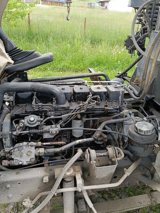 Schimb sau vând Camion basculabil daf cu macara an fabricație 2000