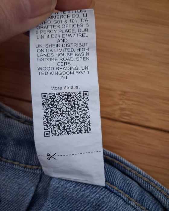 SHEIN Girlism Плисирана дънкова пола с необработен подгъв