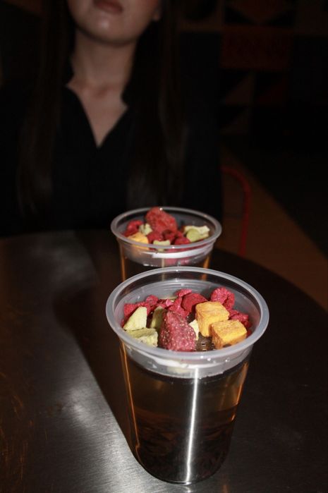 Canon 1100d продается