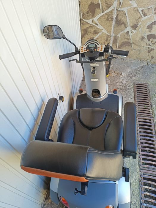 Scaun carucior scuter electric batrani carut tricicleta dizabilitati