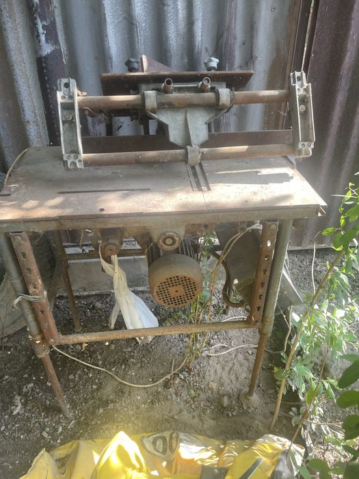 Станок циркулярный с фуговкой