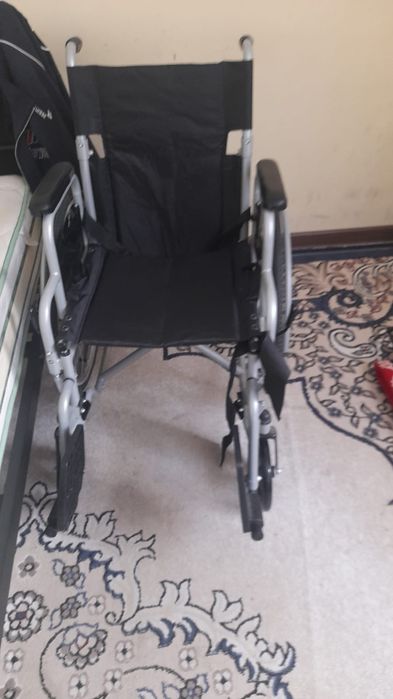 Кресло коляска..