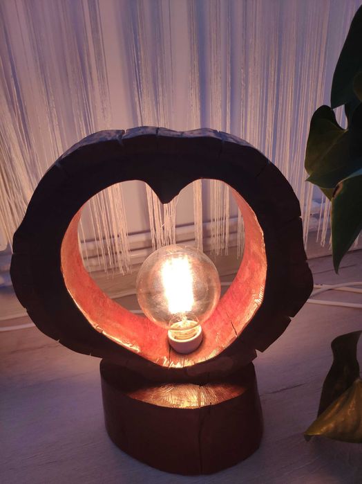 Veioză.
Stil rustic .

. Preț 600de lei.