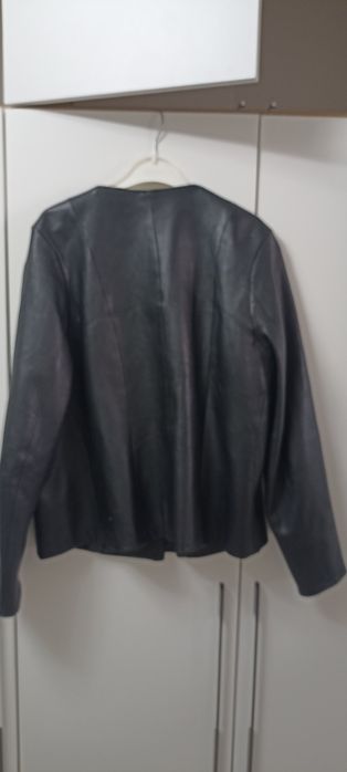 Кожанная куртка женская